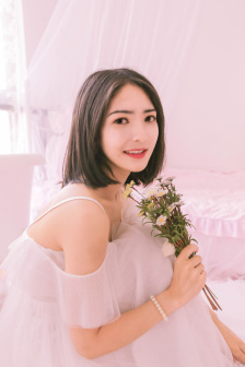 扒下班花的黑色丝袜把她啪啪